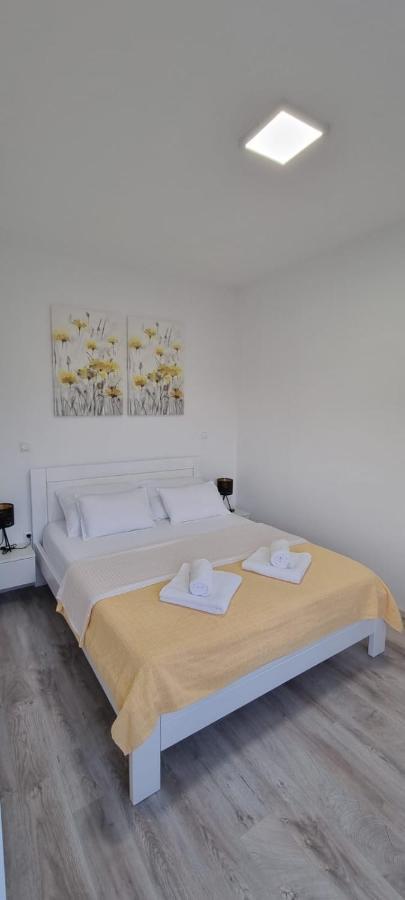 Yellow Dream Murvica  Ngoại thất bức ảnh