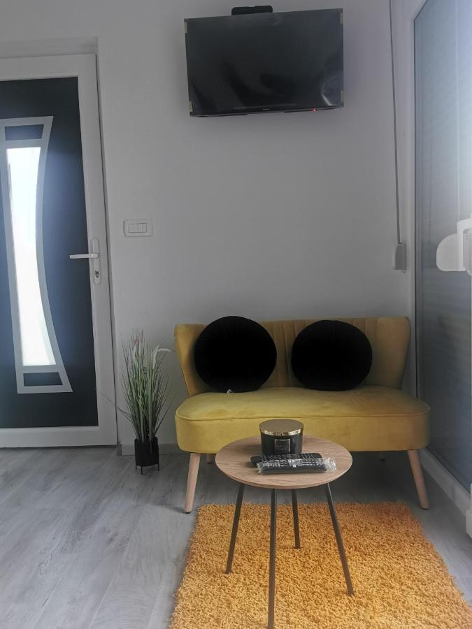 Yellow Dream Murvica  Ngoại thất bức ảnh